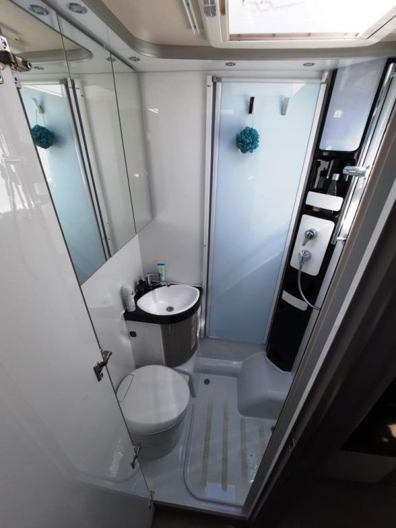 Fahrzeug Übersicht 15 Fahrzeugabbildung Hobby Optima ONTOUR T65 HKM Verfüg./GFK/DuoControl/XPS