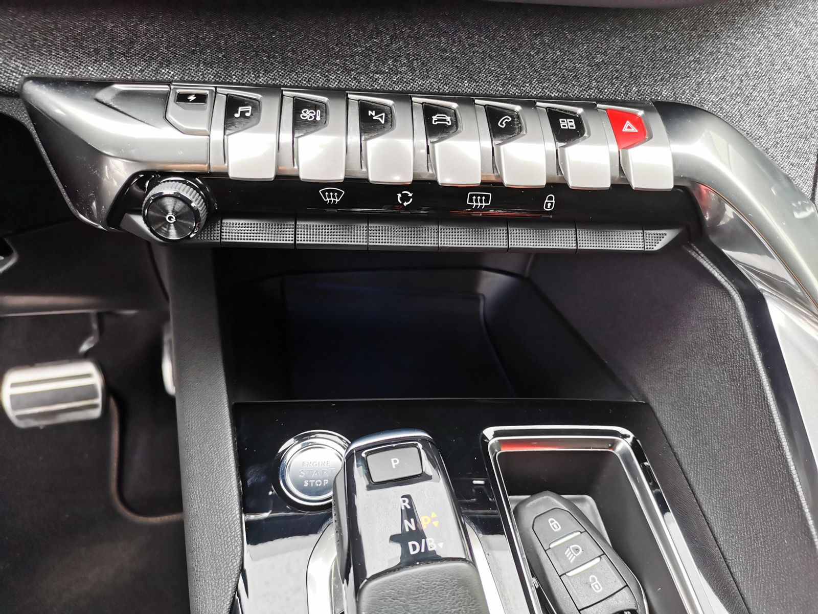 Fahrzeugabbildung Peugeot 3008 1.6 Hybrid 225 (Plug-In), Road Trip