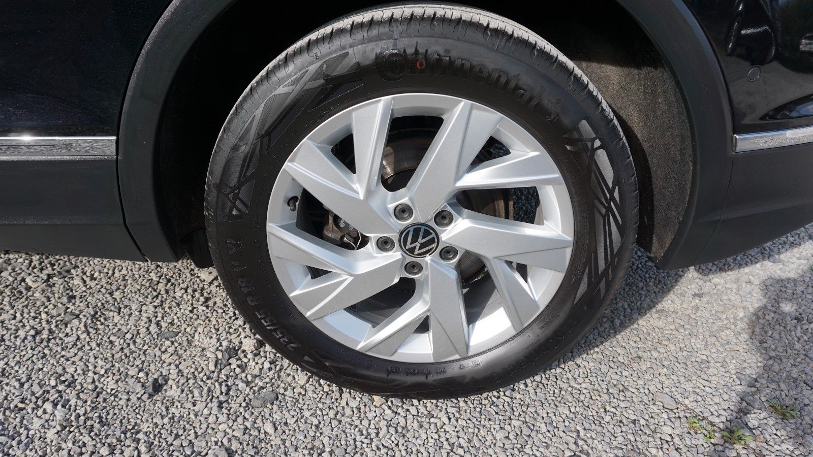Fahrzeugabbildung Volkswagen Tiguan Elegance 4M, Kamera, Navi, AHK, IQ.Light