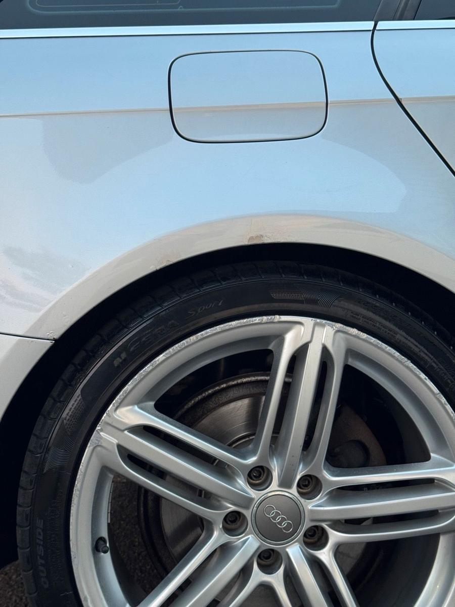Audi A4 2010 — photo 7