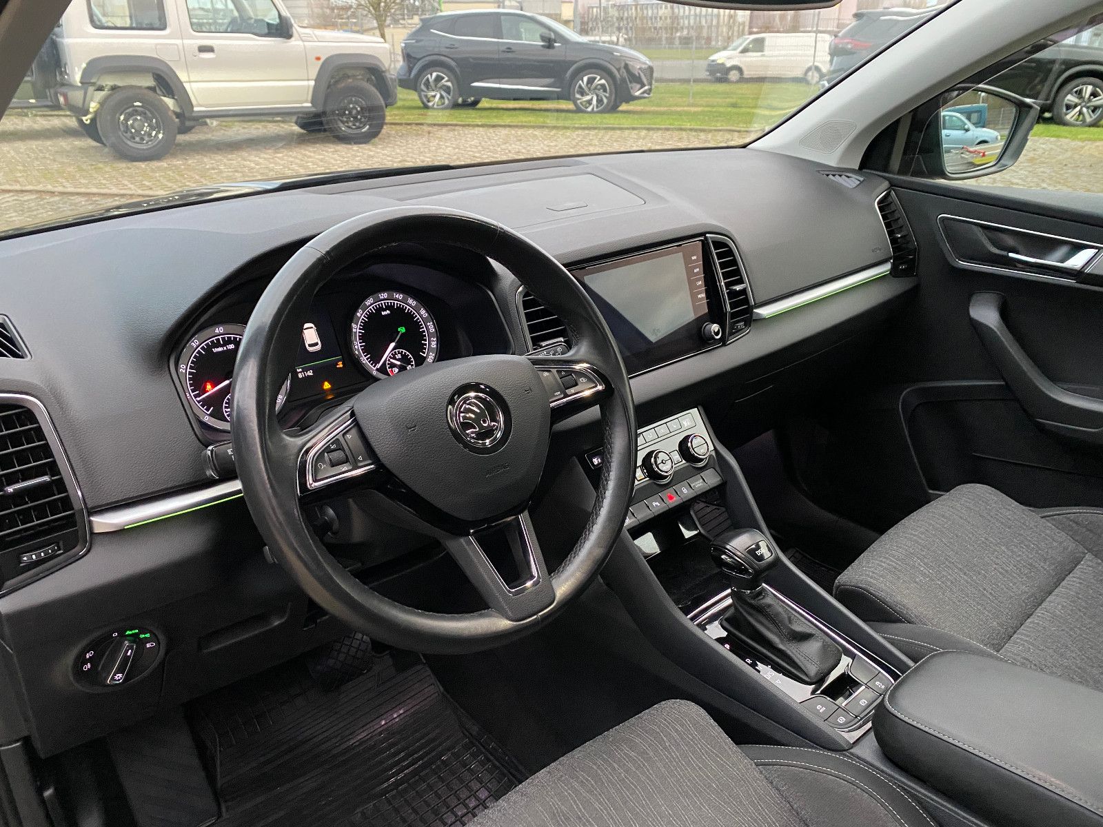 Fahrzeugabbildung SKODA Karoq Style 1.5 DSG SHZ+KAMERA+NAVI+AHK+TÜV-NEU