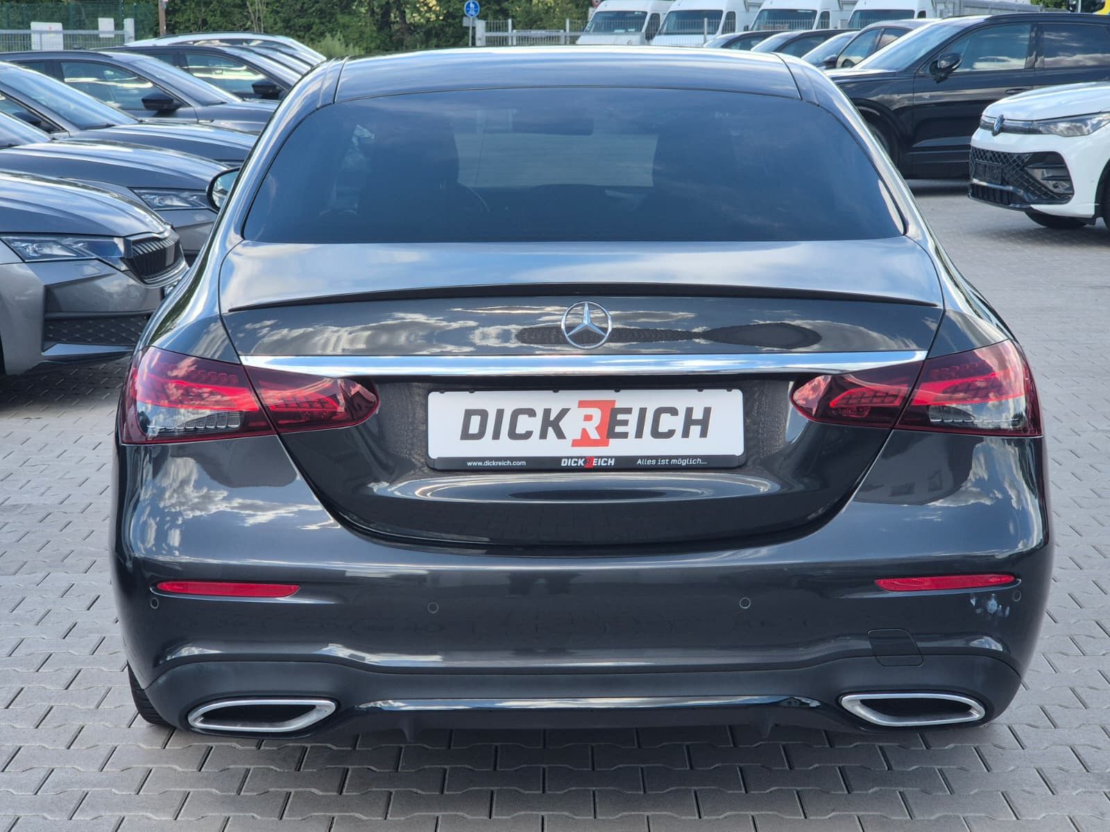 Fahrzeugabbildung Mercedes-Benz E 200 AMG NIGHT*LED*MEMORY*MBUX*KAMERA*19"