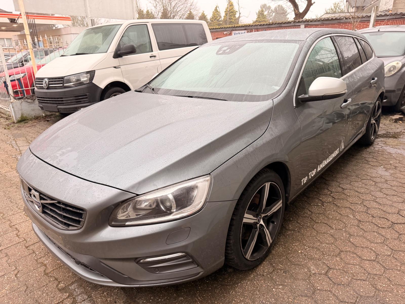 Volvo V60 Kombi Momentum R Design