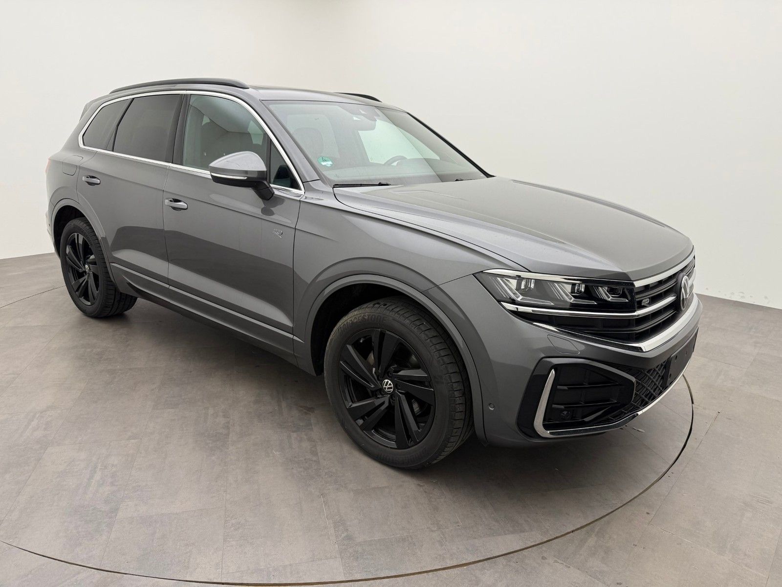 Volkswagen Touareg V6 TDI Autom 4M R-Line KomfortPanoDynAHK foto 2