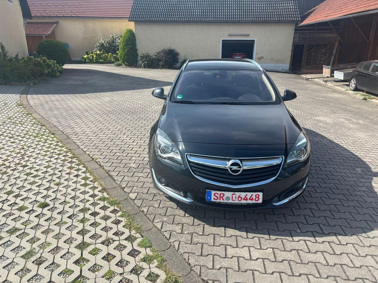 Opel Insignia 2015 — rear view