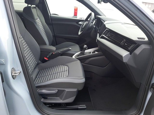 Fahrzeugabbildung Audi A1 Sportback 25 TFSI S tronic Navi LED Sportsitz