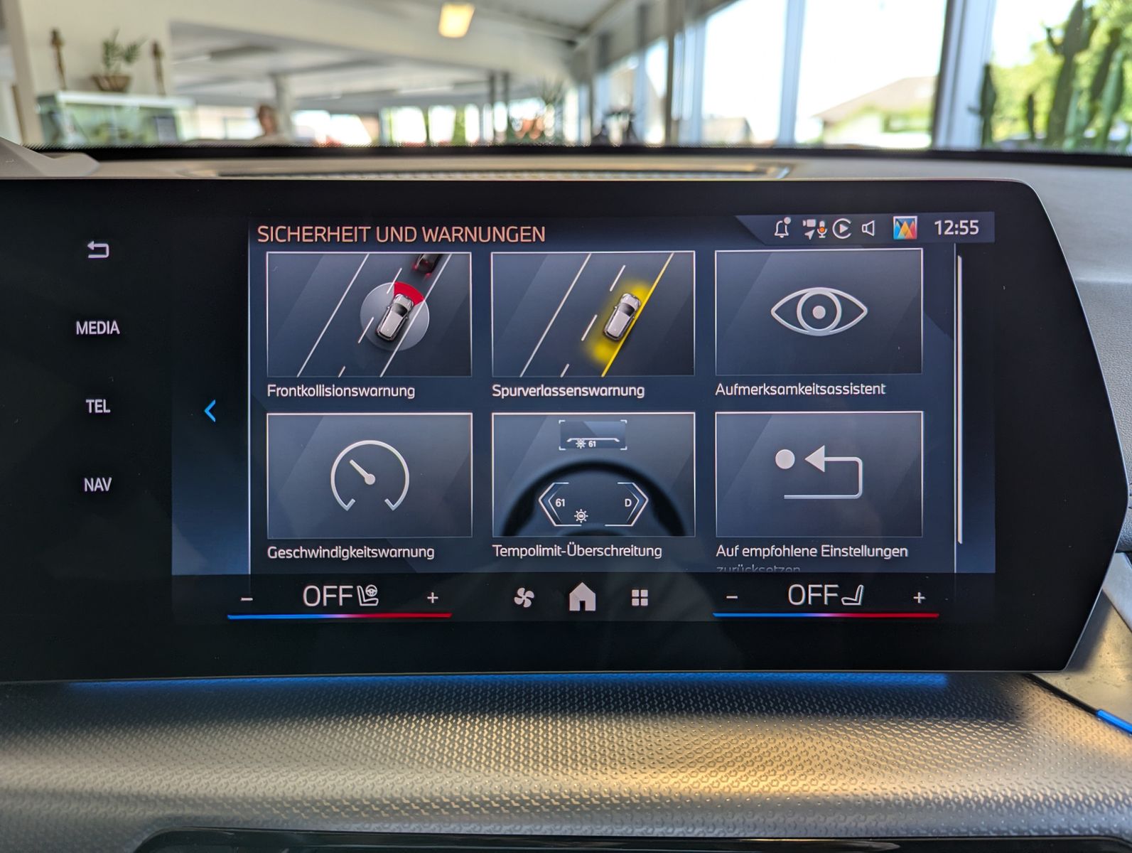 BMW X1 20d M-Sport-PRO Pano Innovation Harman AHK 19 - Image 31