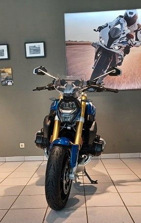 Fahrzeugabbildung BMW R1250R Style Sport mit Frästeile-Paket