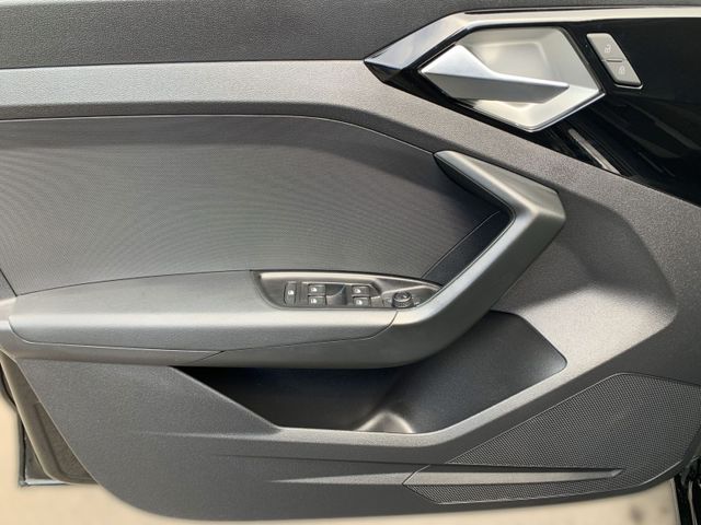 A1 Sportback 30 TFSI ADVANCED DCP+DAB+PDC+ALU16"