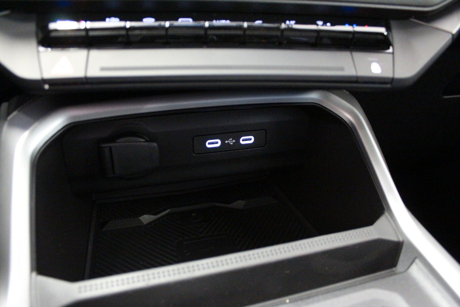 Fahrzeugabbildung Dacia Bigster hybrid 155 Extreme #Winterpaket Plus