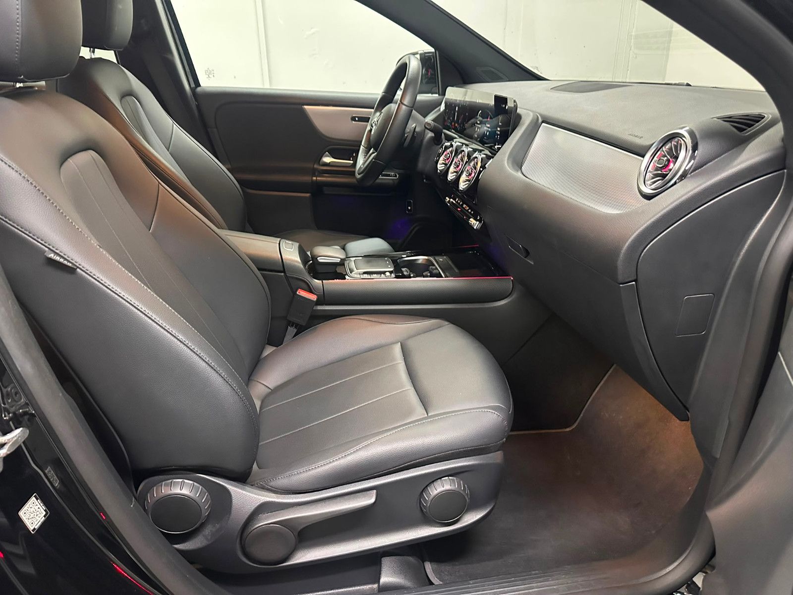 Fahrzeugabbildung Mercedes-Benz GLA 180 d DCT *STYLE*DISTRO*KEYLESS*KAMERA*LED*