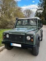 Land Rover Defender 90 TD4 Station Wagon - Land Rover Defender: Grün