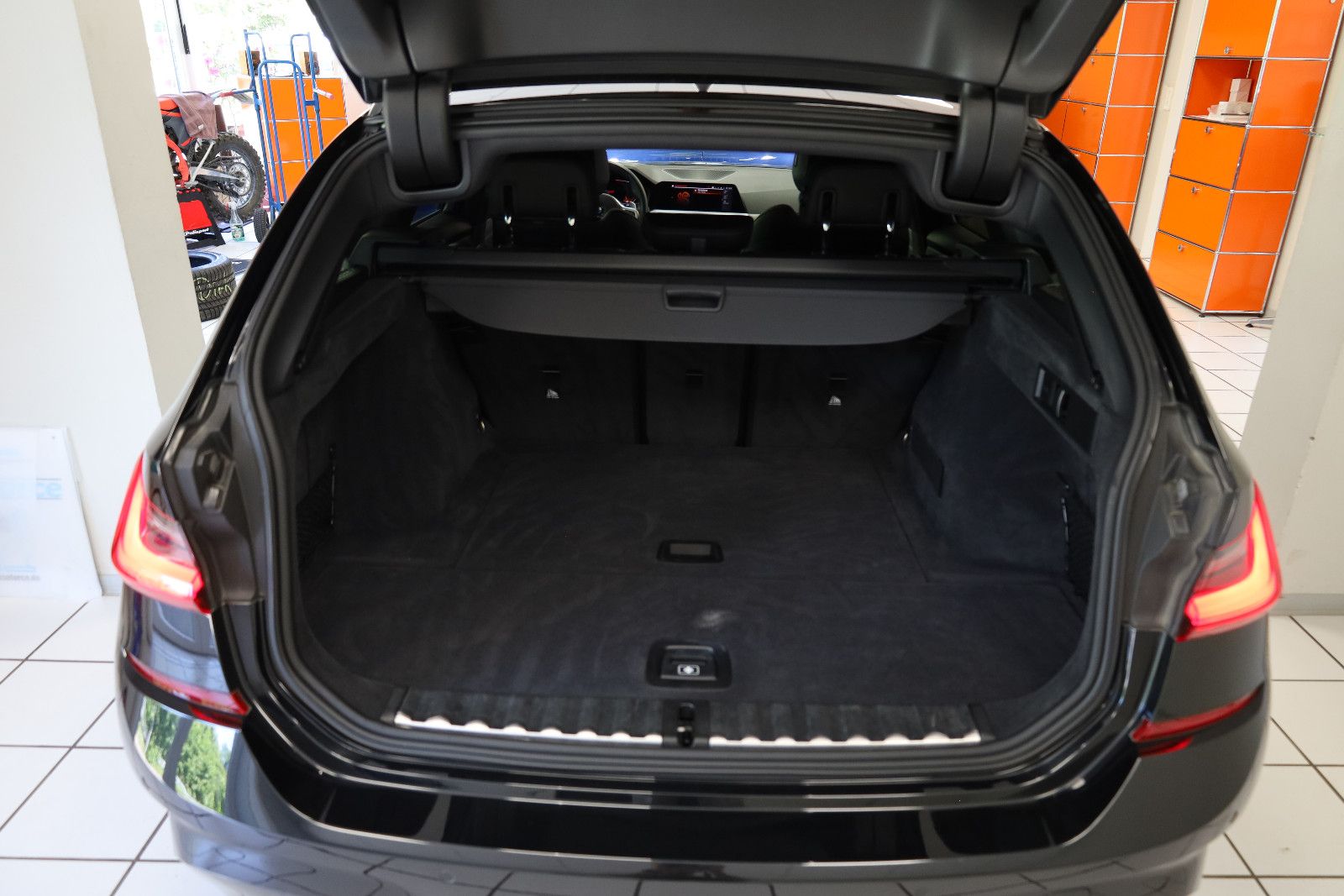 BMW 320i Touring M-Sport|HIFI|ACC|LED|RFK|ALCANTARA| foto 16
