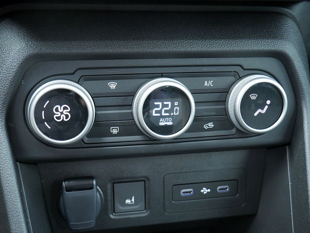 Fahrzeugabbildung Dacia Sandero Stepway Extreme TCe 110 NAVI LED 360°