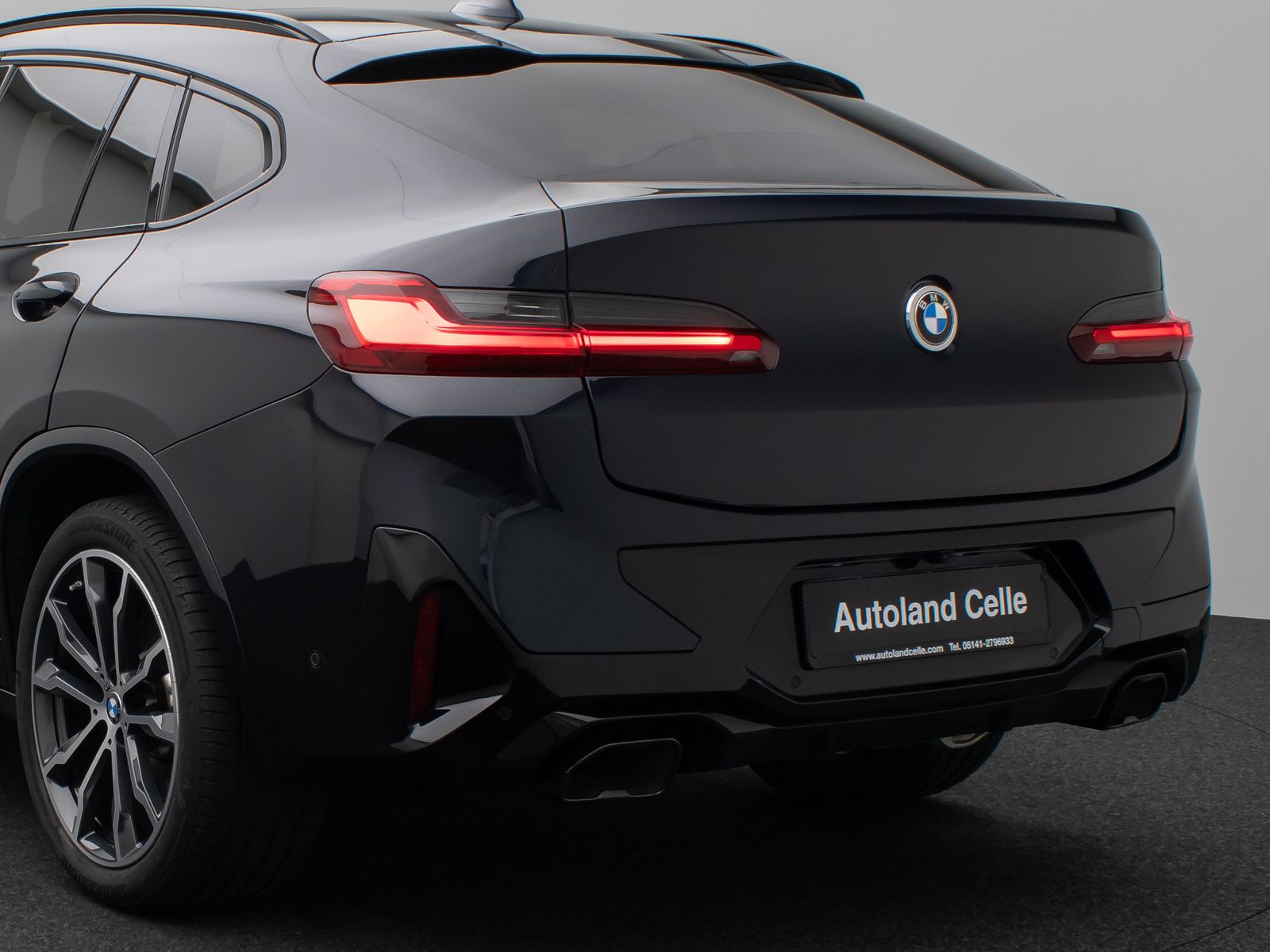 Fahrzeugabbildung BMW X4 M40i Panorama Laser Kamera HUD DAB HiFi AHK