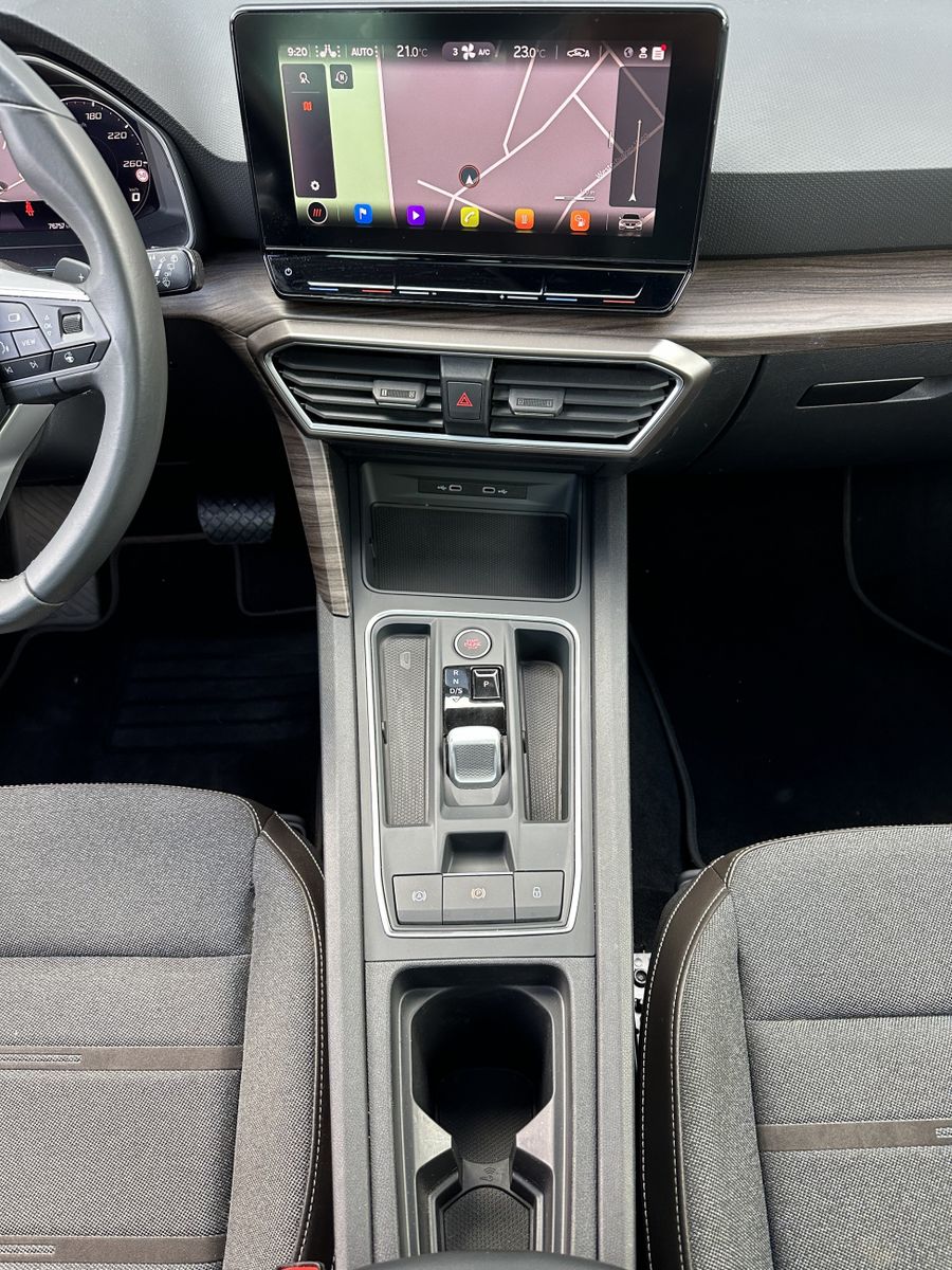 Fahrzeugabbildung SEAT Leon SpT 2.0 TDI DSG Xcellence NAV+LED+ACC+PANO