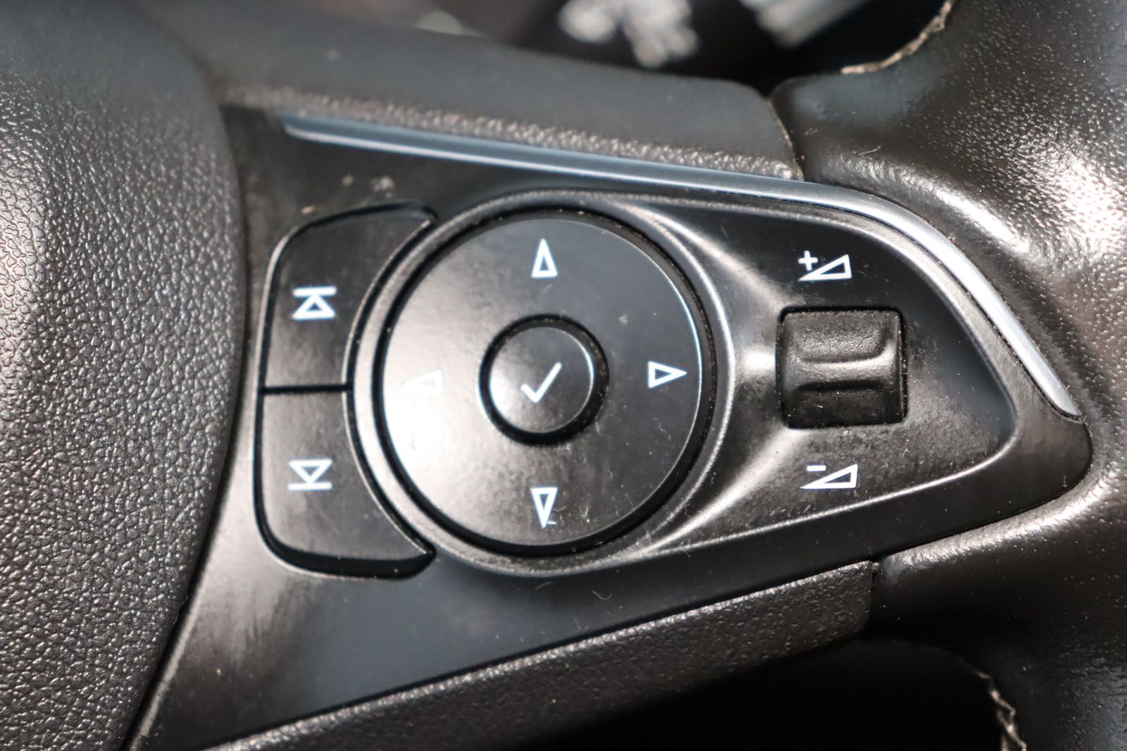 Fahrzeugabbildung Opel Insignia Grand Sport 4x4 * AHK