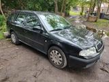 Skoda Ich biete einen Skoda Octavia zum Verkauf an. - Skoda Octavia aus 2004: Kombi