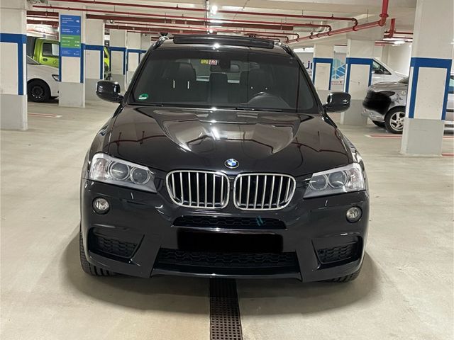 BMW X3 xDrive3.0i Automatik/M-Paket/Panorama/AHK