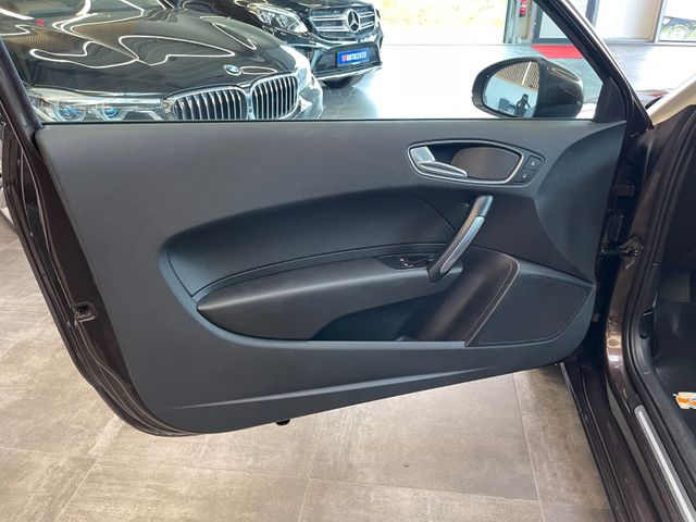 Audi A1 ambition *BI-XENON*PDC*KLIMAAUT*SZHZ*ALU*