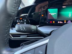 Fahrzeugabbildung Volkswagen Golf VIII Lim. Active eTSI *AHK*LED*TEMP*SHZ*