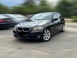 BMW 318d*Automatik*Xenon*Panorama*Sitzheizung*PDC* - BMW 318 aus 2010: Kombi, 318d