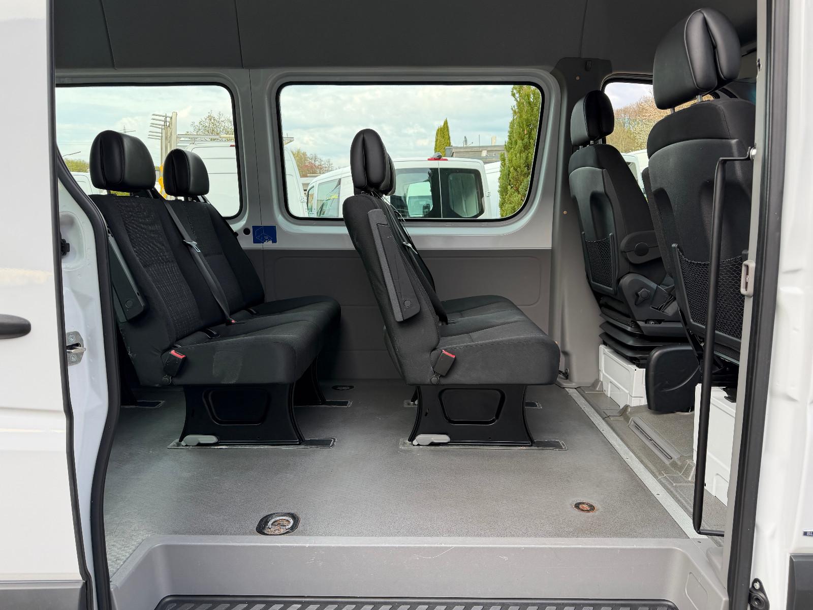 Mercedes-Benz Sprinter 313CDI Bus 9-Sitze L2H2 RWD Schwingsitz