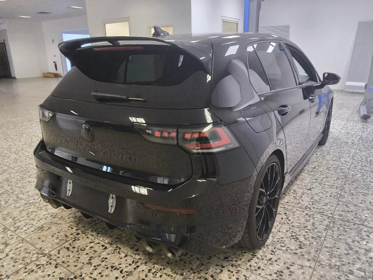 Volkswagen Golf R 2.0 TSI Black Edition Akra CarPlay DCC LM foto 2