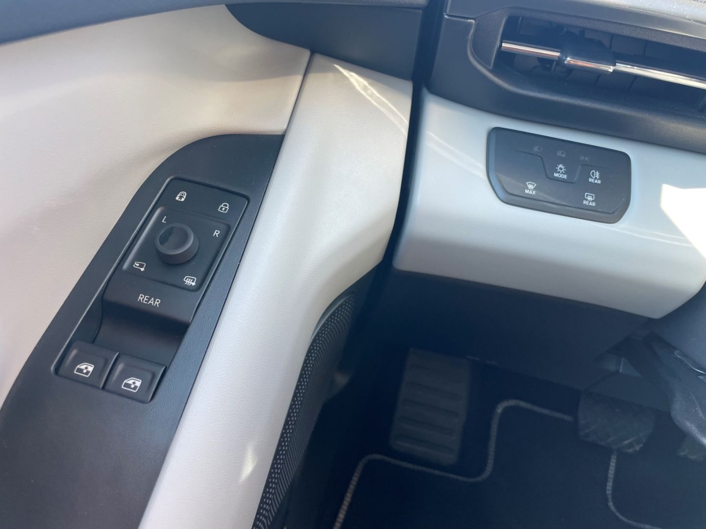 Fahrzeugabbildung Ford Explorer RWD HUD Navi Digitales Cockpit Memory S