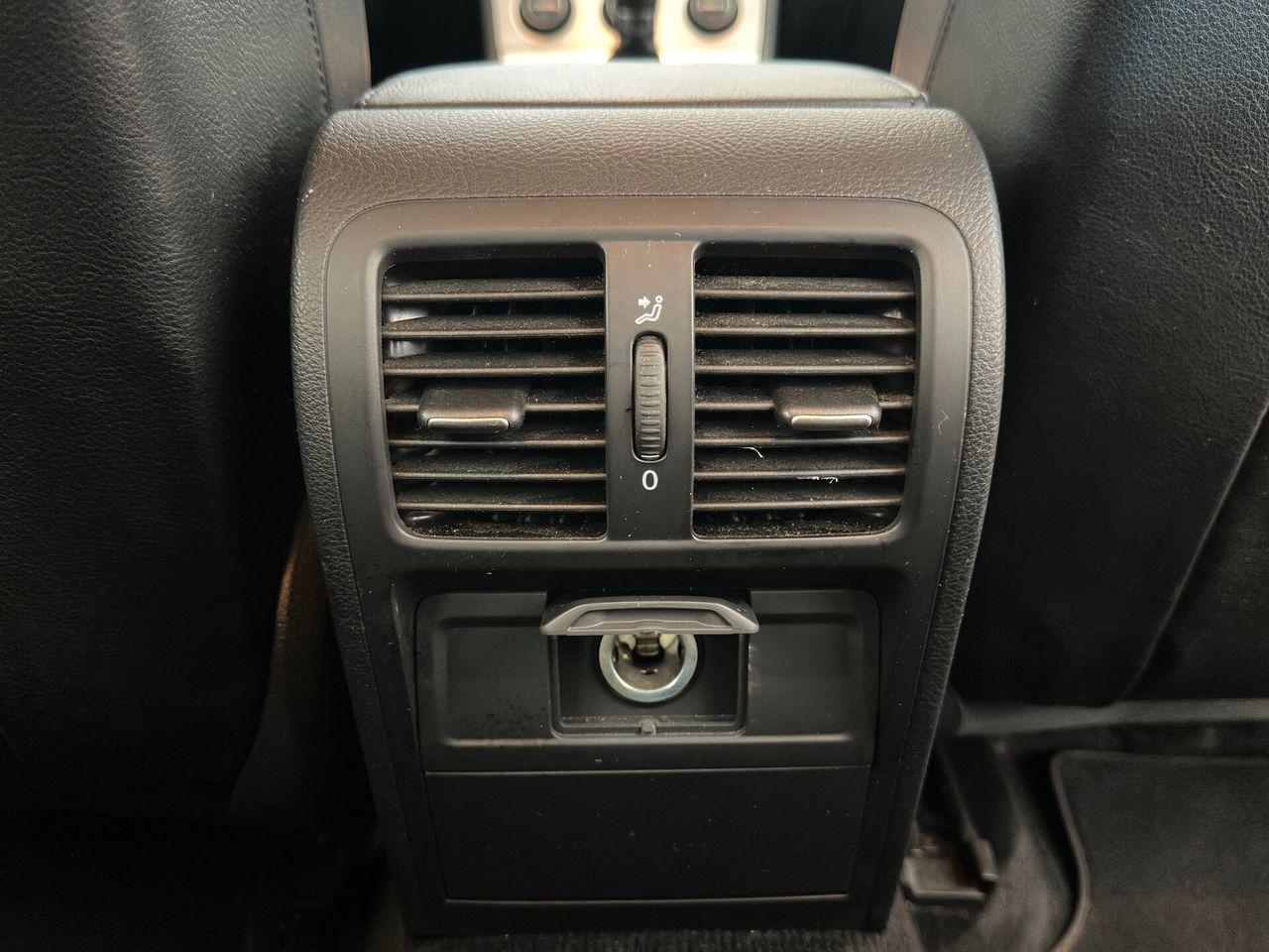 Volkswagen Passat 2009 — photo 14