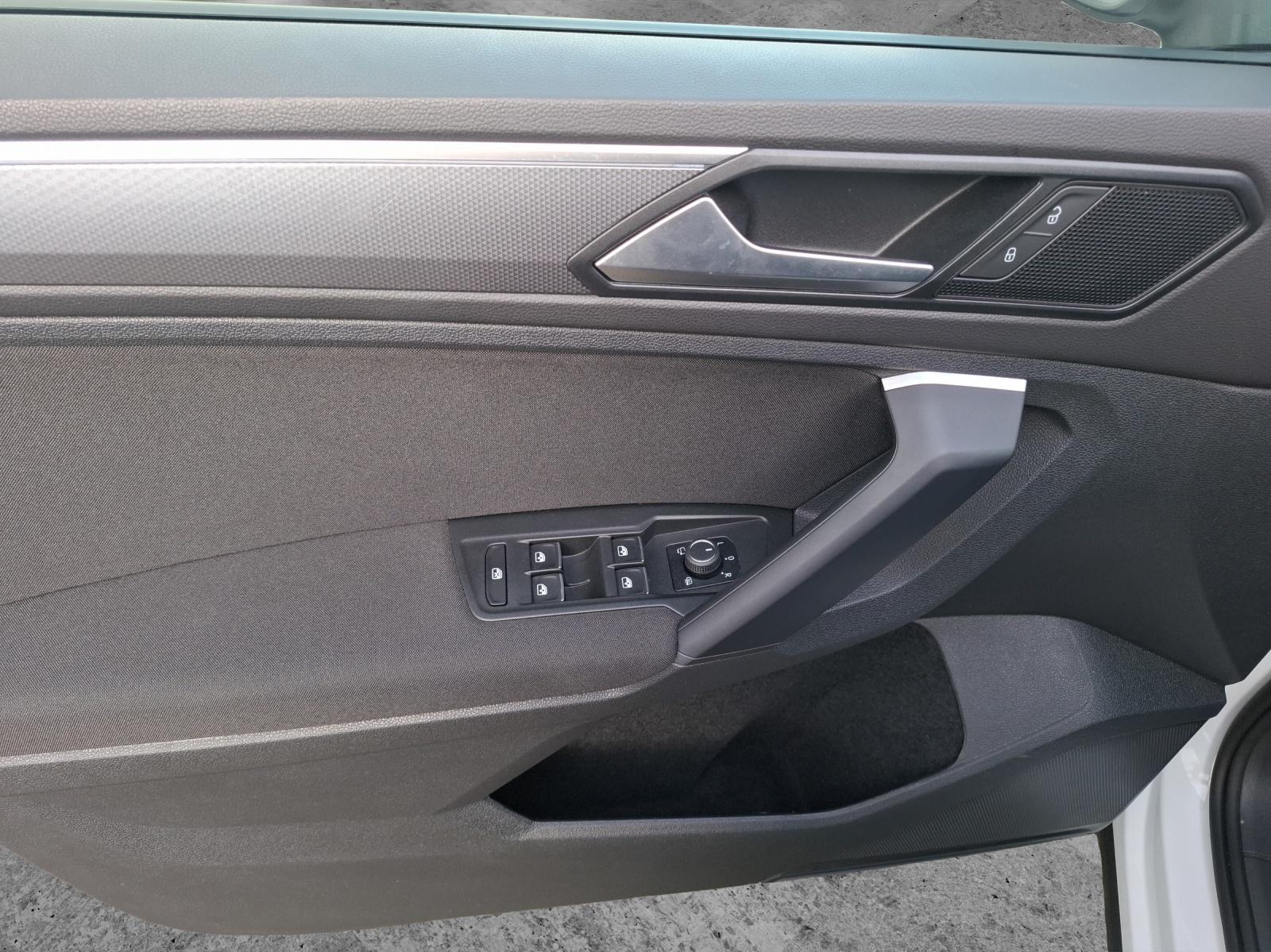 Volkswagen Tiguan TDI Active DSG Standhz Matrix Navi ACC SH, миниатюра 19