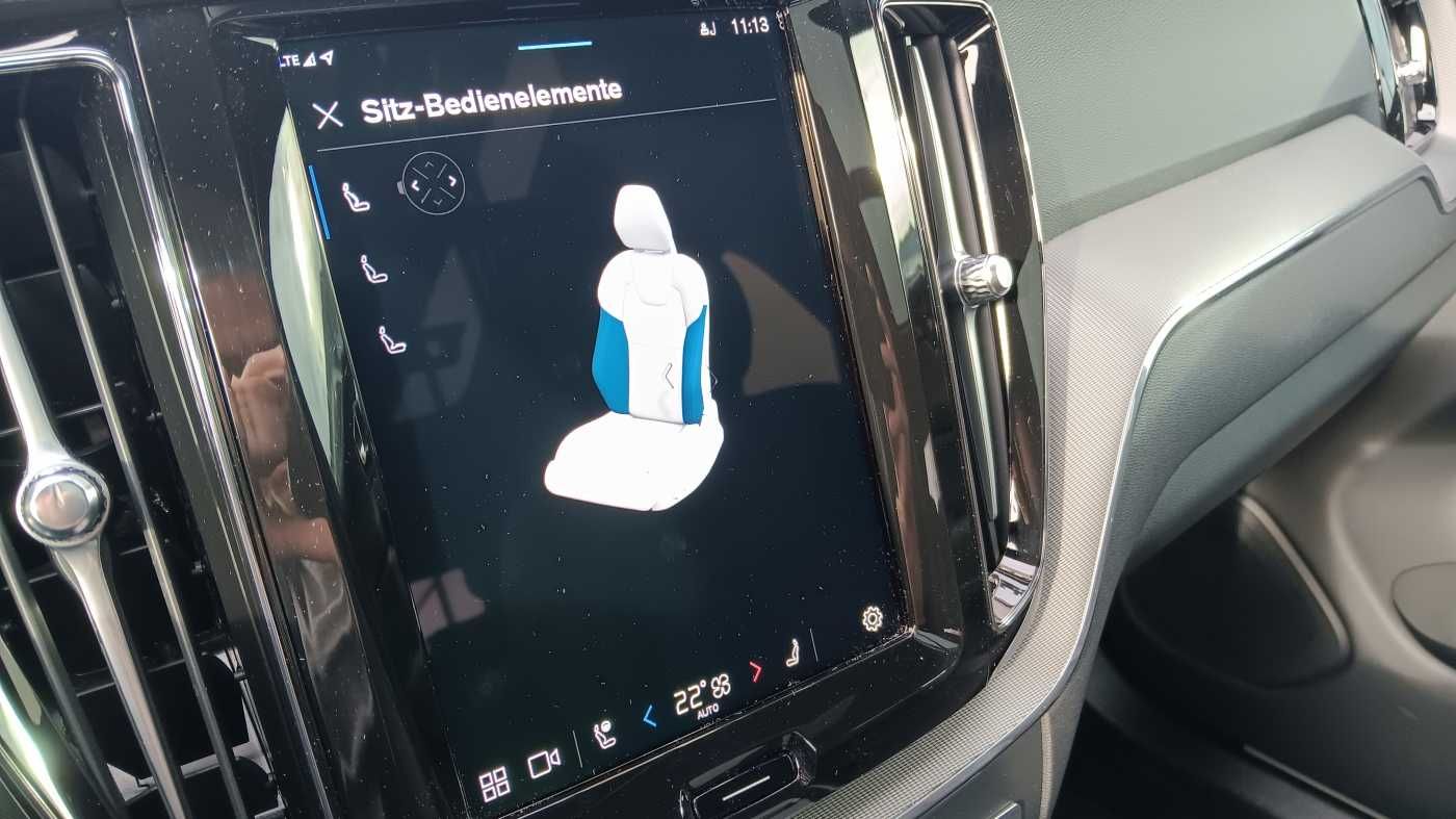 Fahrzeugabbildung Volvo XC60 B5 AWD Plus Black Edition 'AHK, ACC'