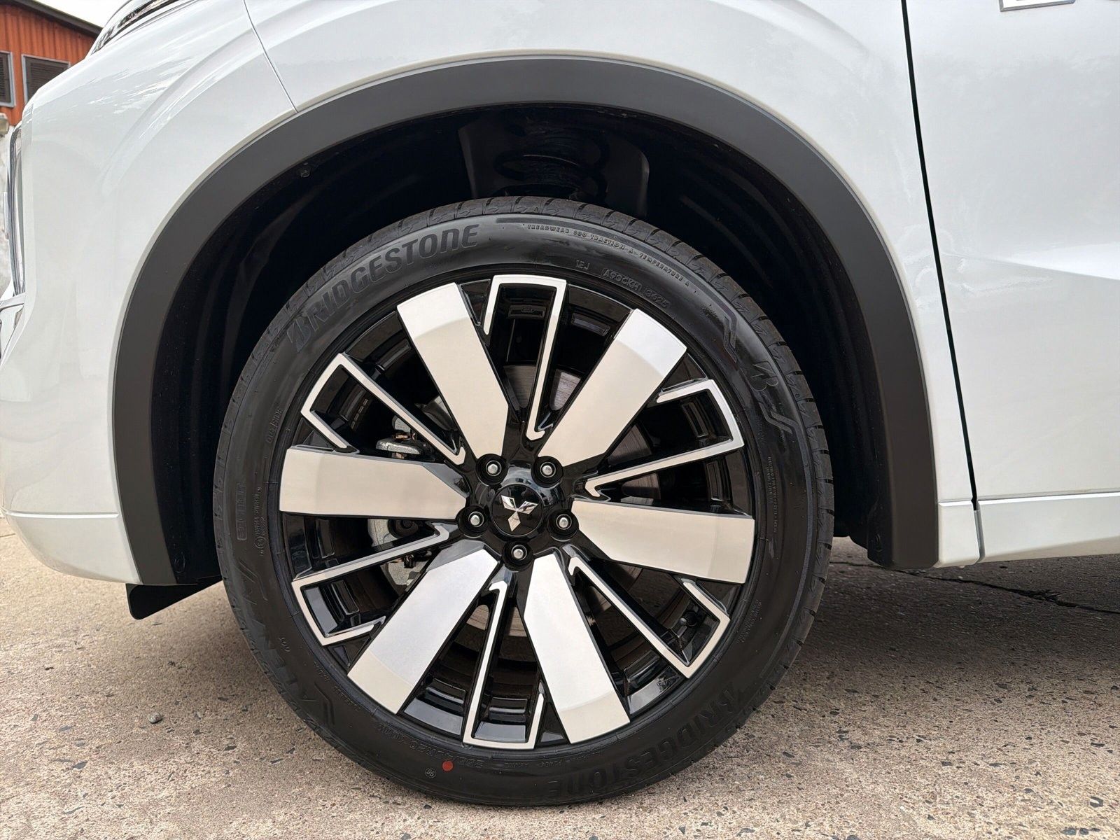 Mitsubishi Plug-in Hybrid Outlander - Bild 10