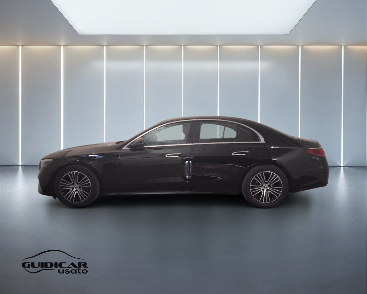 Mercedes-Benz Classe E- W214 Berlina - E 200 d A imagem 3