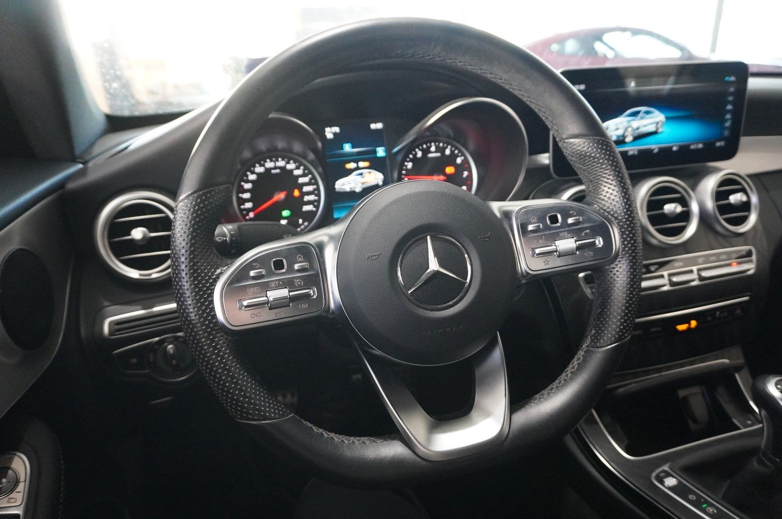Fahrzeugabbildung Mercedes-Benz C 180 COUPE AMG LINE NAVI/LED/KAMERA/SPORT/SHZ