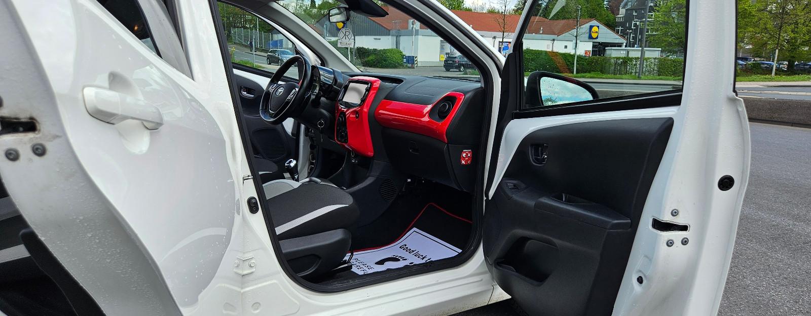 Toyota Aygo Edition Automatik Touch Navi Schaltwippen