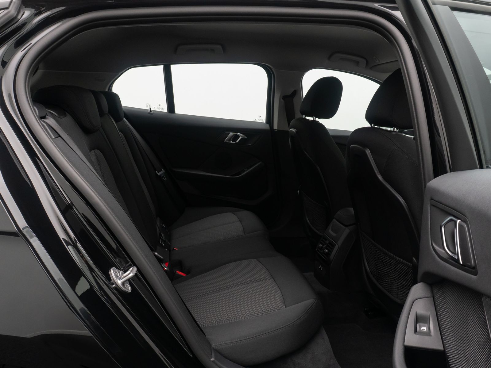 Fahrzeugabbildung BMW 118i Advantage HUD Kamera Alarm DAB CockpitProf