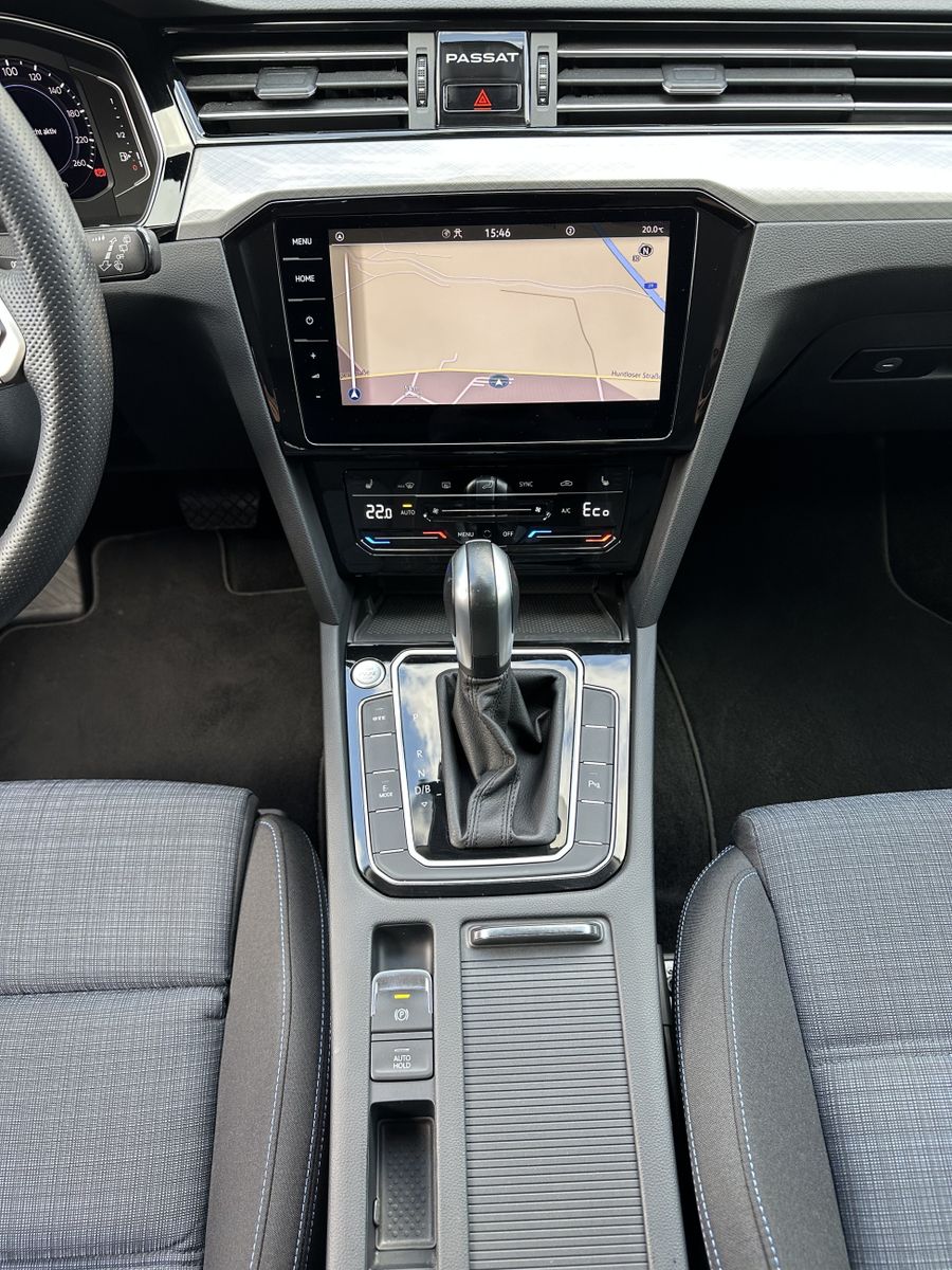 Fahrzeugabbildung Volkswagen Passat Variant 1.4 TSI DSG GTE NAV+LED+ACC+VCOCK