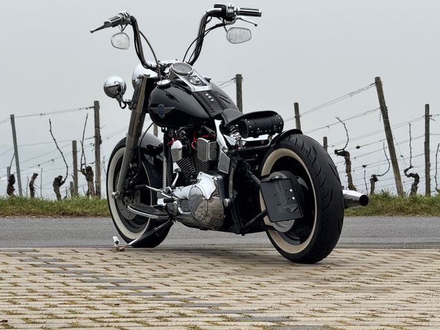 Harley-Davidson FAT BOY FLSTF  - CUSTOM BOBBER