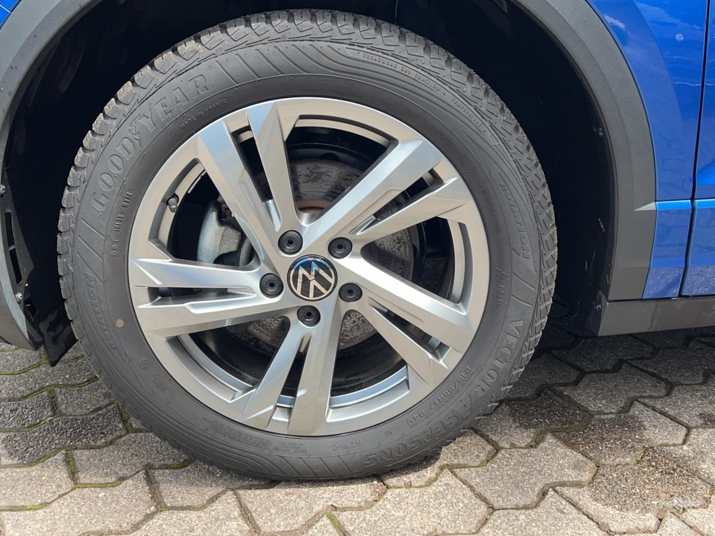Fahrzeugabbildung Volkswagen T-Roc Cabriolet R-Line 1.5l TSI,Navi, DSG, AHK,