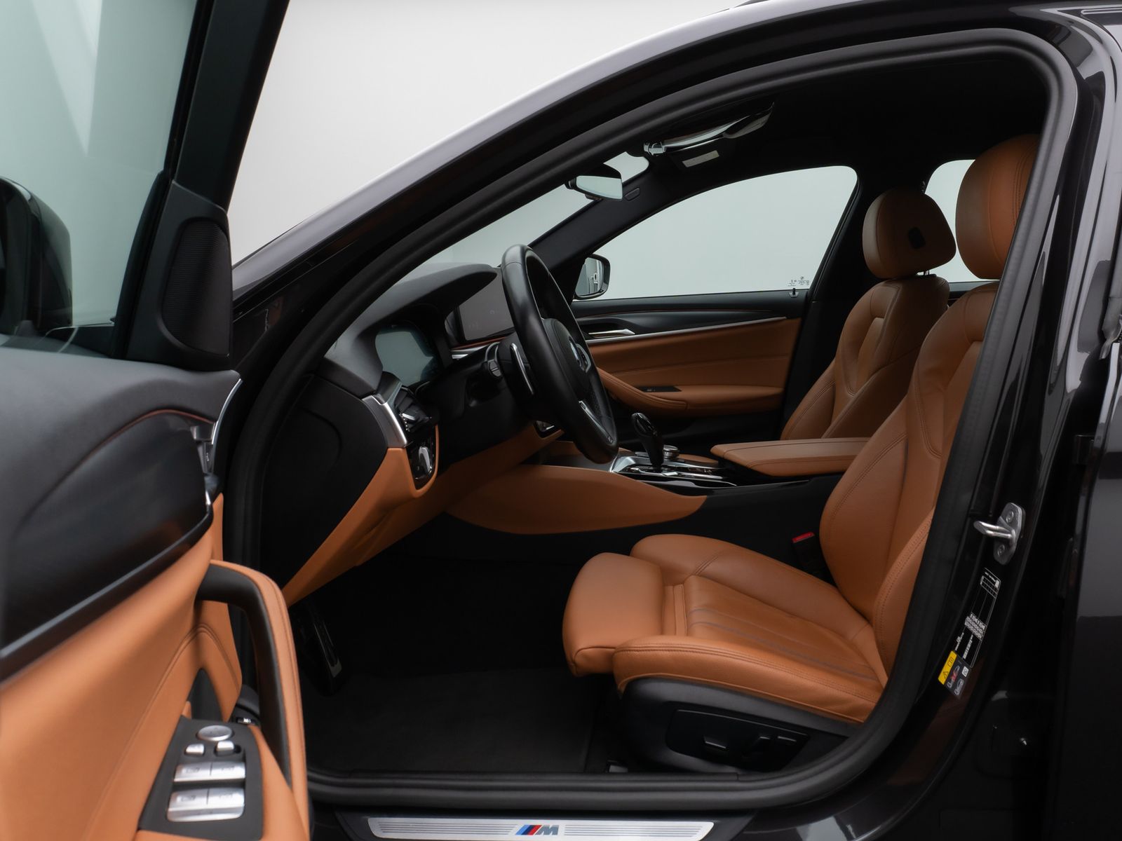 Fahrzeugabbildung BMW 530e M Sport Kamera Laser HUD DAB HiFi Komfort