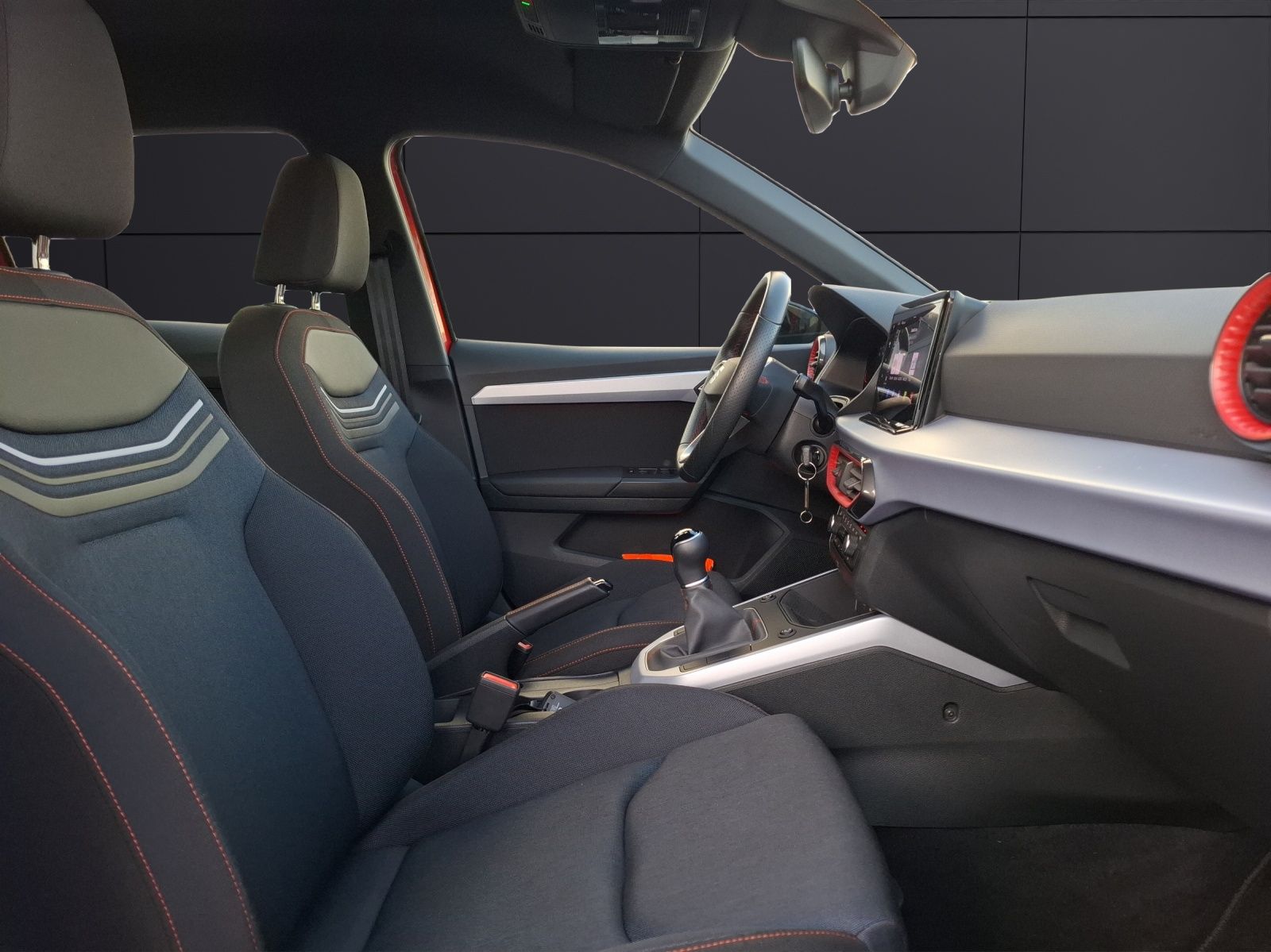 Fahrzeugabbildung SEAT Arona TSI FR-Line LED Navi GRA PDC SH LM