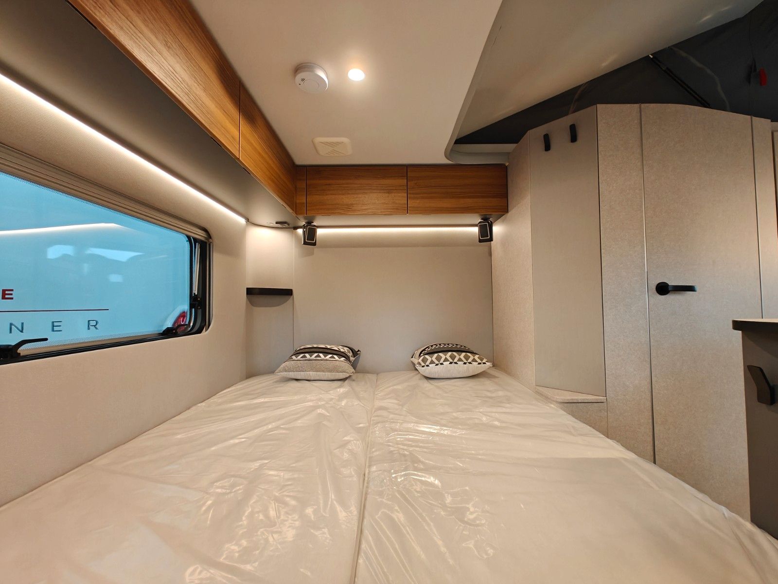 Fahrzeugabbildung HYMER / ERIBA / HYMERCAR Feeling 425 SD - MESSE-NEUHEIT 2026! -