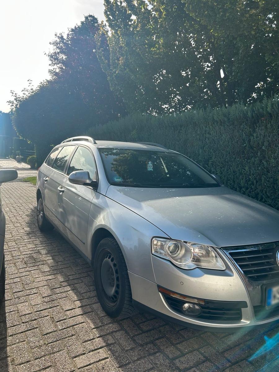 Volkswagen Passat 2008 — rear view
