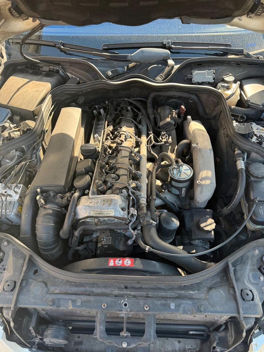 Mercedes-Benz E320 2004 — photo 7