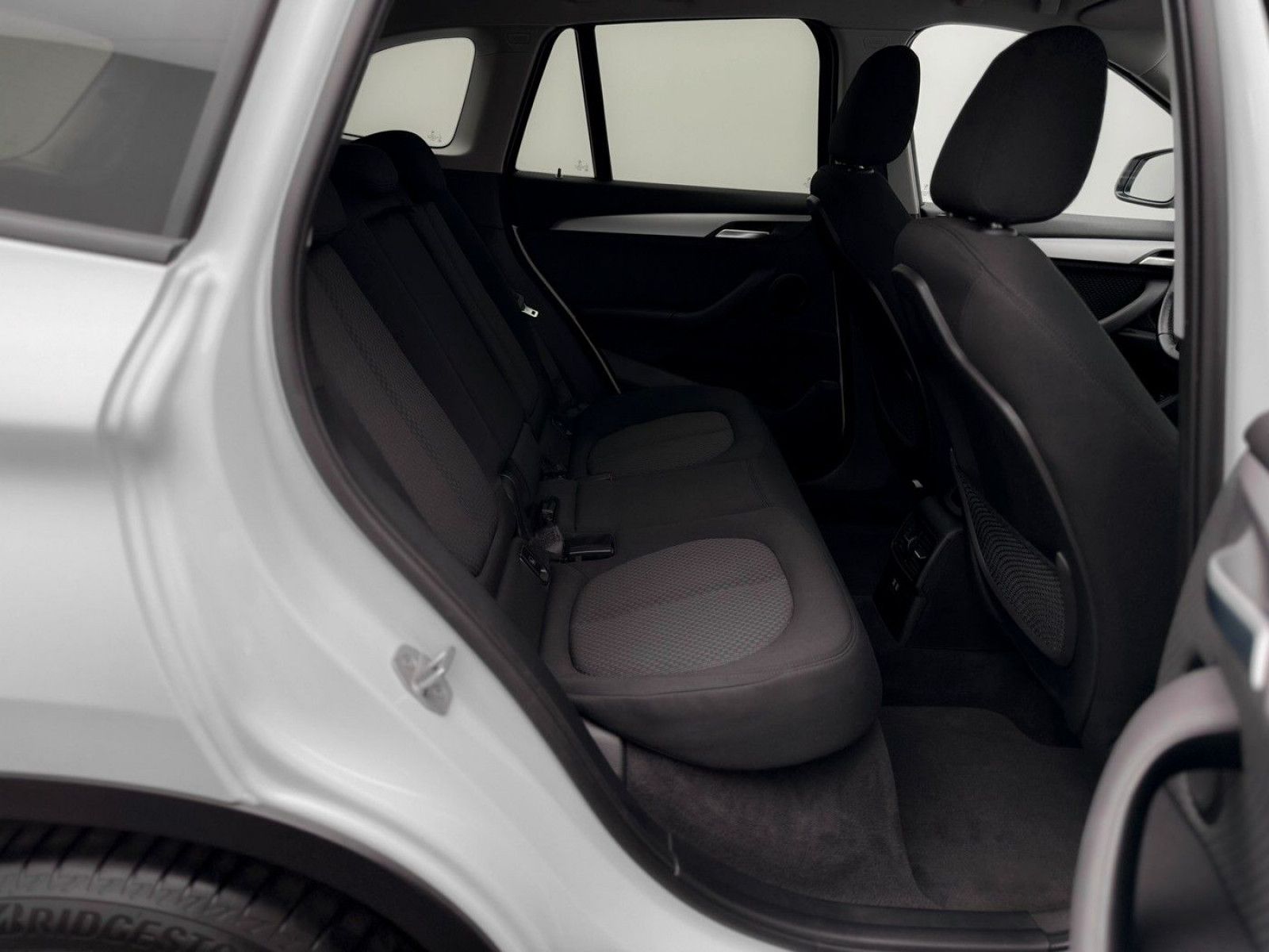 Fahrzeugabbildung BMW X1 xD25e DAB Navi Lordos PDC Geschwindigkeitsreg