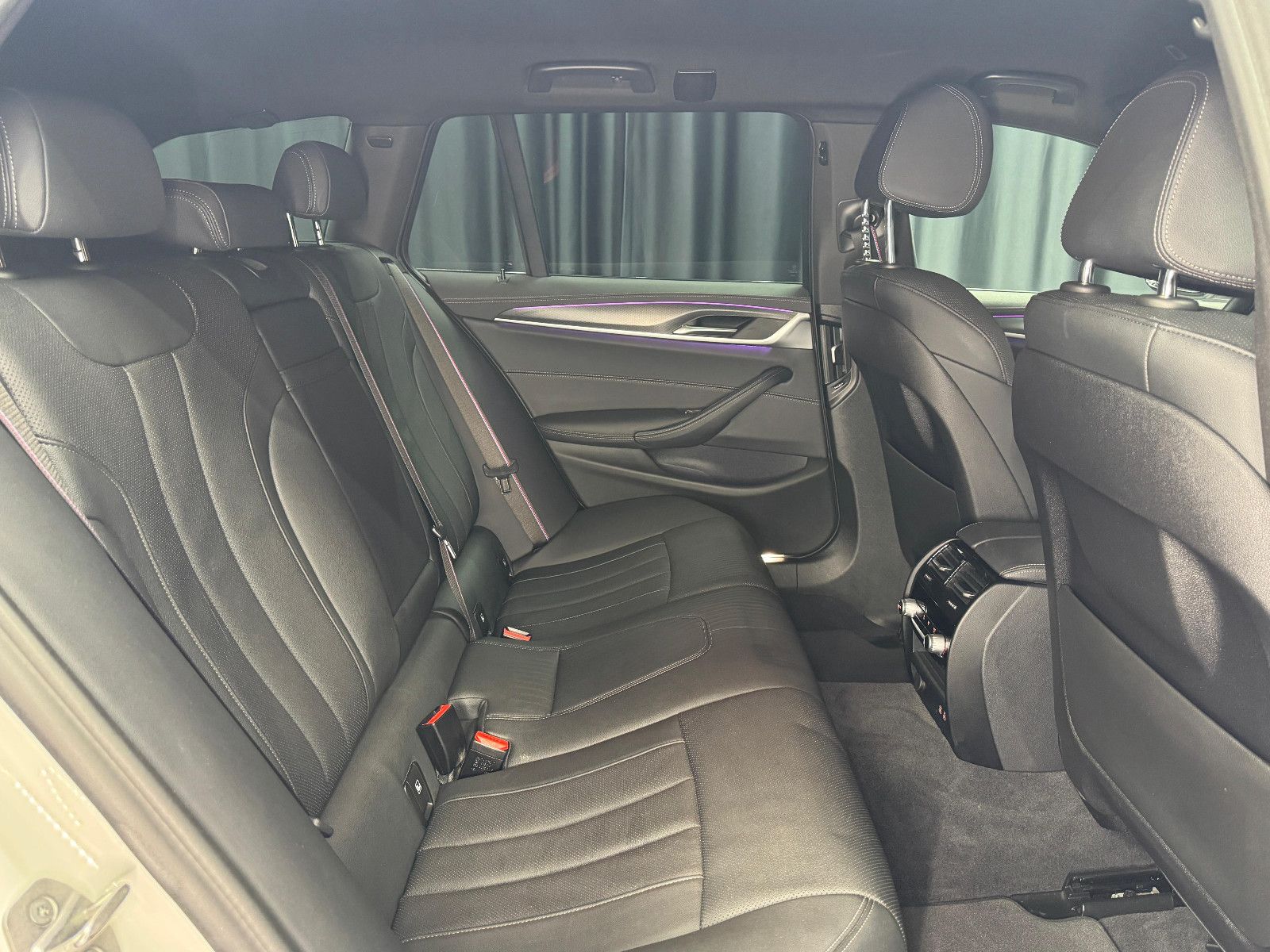 Fahrzeugabbildung BMW 530 d xDrive M Sport|360°|LASER|HUD|