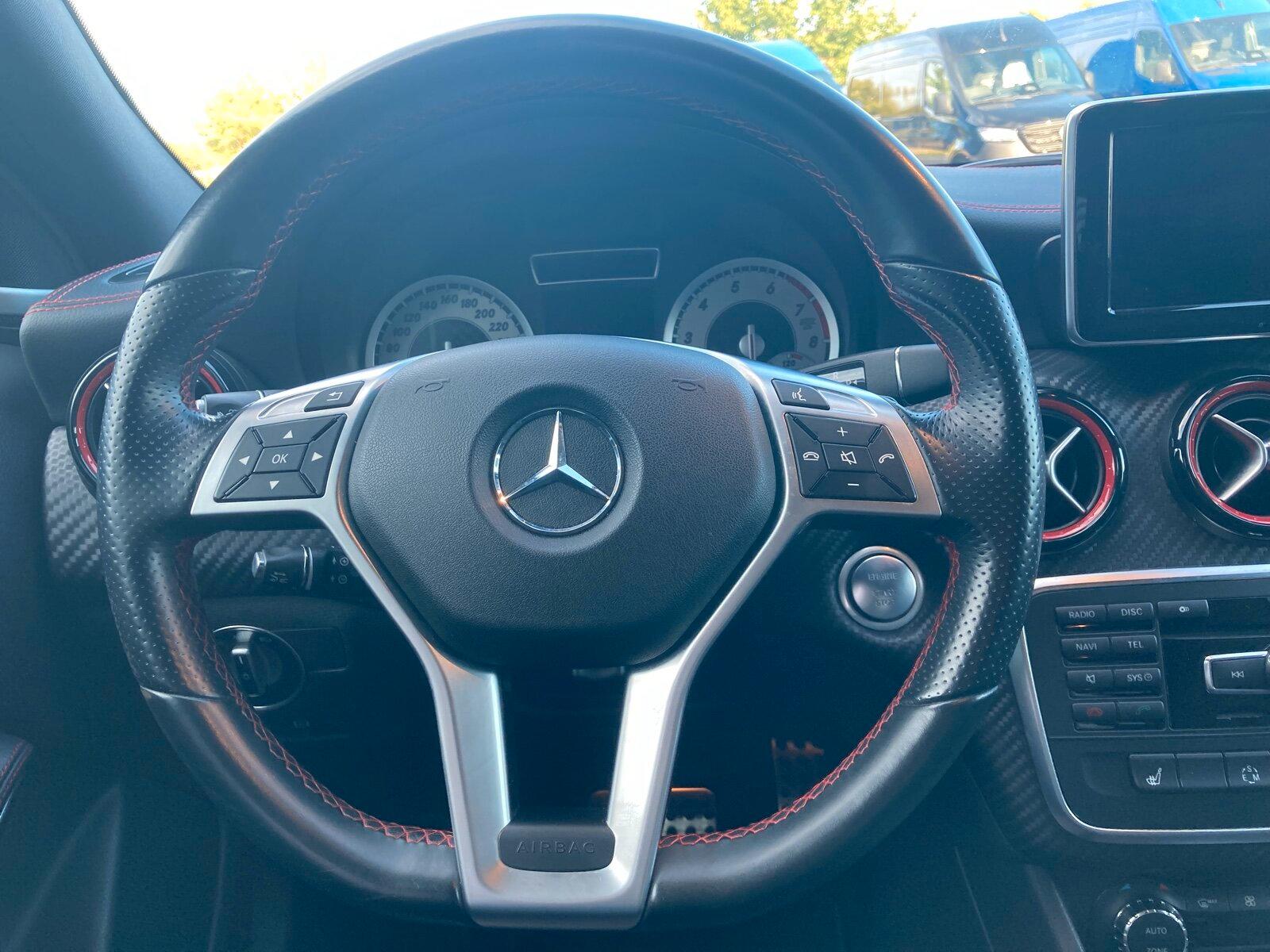 Mercedes-Benz A 250 AMG Line *COMAND*Pano*Distr*HarmanKardon®*