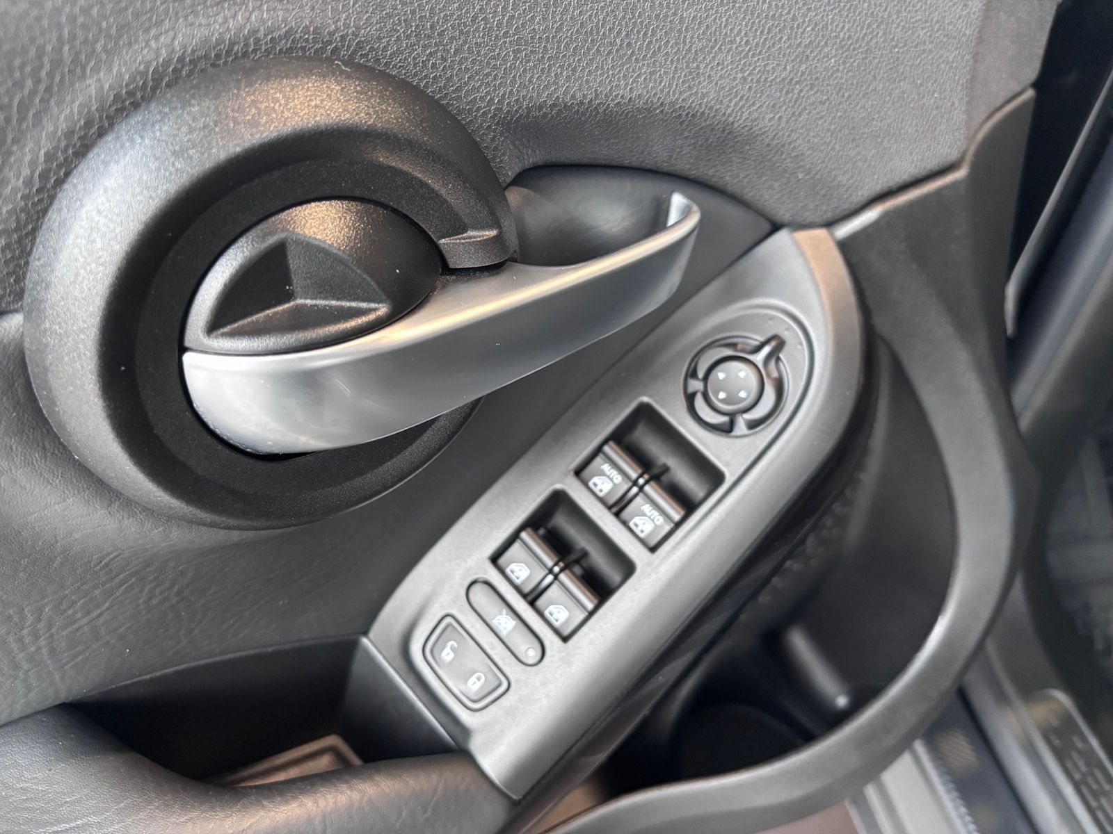 Fahrzeugabbildung Fiat 500X Cross 1.3 FireFly Turbo NAVI ALU