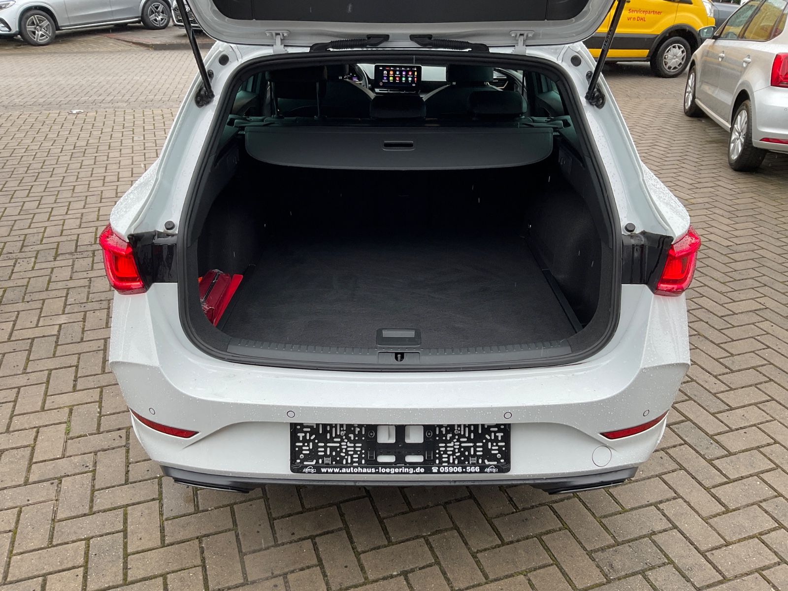 Fahrzeugabbildung CUPRA Leon Sportstourer 1.5 eTSI DSG,Kamera,18,LED